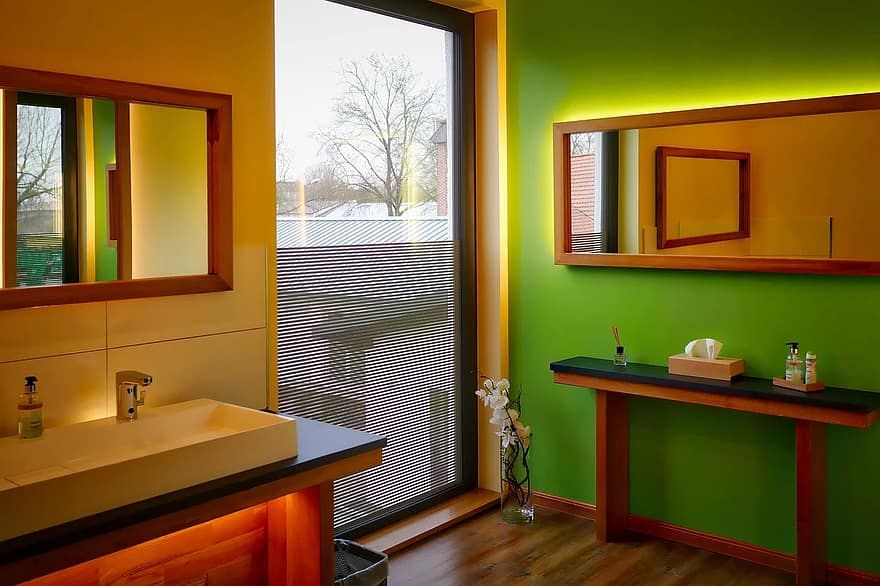 Pricy Colorfull Bathroom