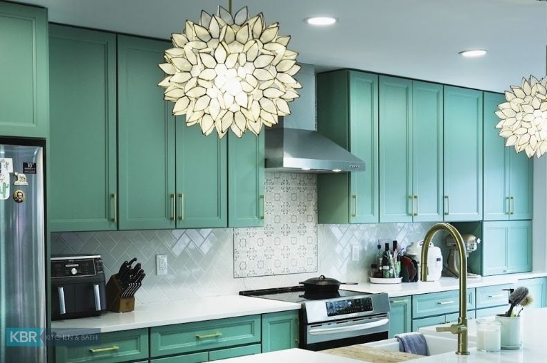 Turquoise – The Cool Kitchen Color Cabinet Trend