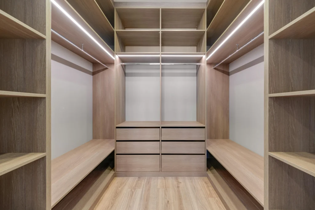 Walk-In Closet Dimensions