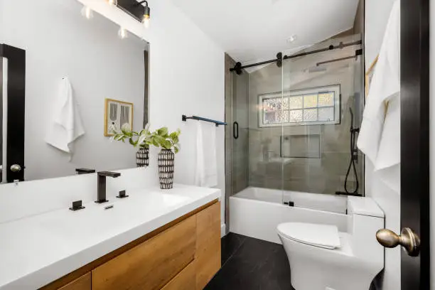 Sleek modern bathroom design that balances aesthetics and functionality