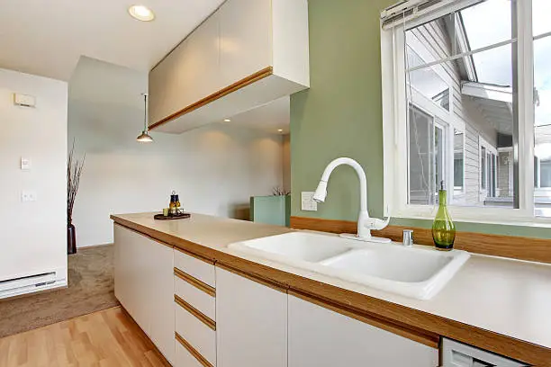 Affordable kitchen remodel with lever handles, reflecting KBR’s cost-effective universal design in kitchen and bathroom remodeling.