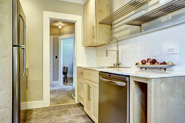 Quiet kitchen with soft-close cabinets, showcasing KBR Kitchen & Bath’s soundproofing in kitchen and bathroom remodels.
