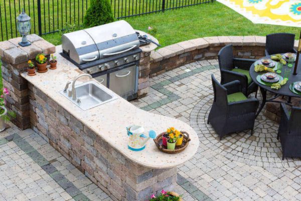 outdoor-kitchen
